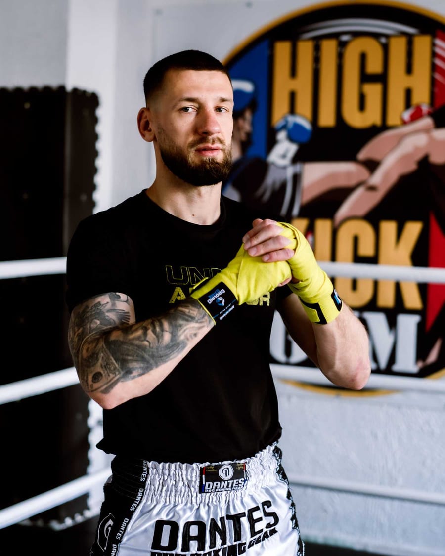Marcin Kujawa, trener kickboxingu, w High Kick Gym w Szczecinie